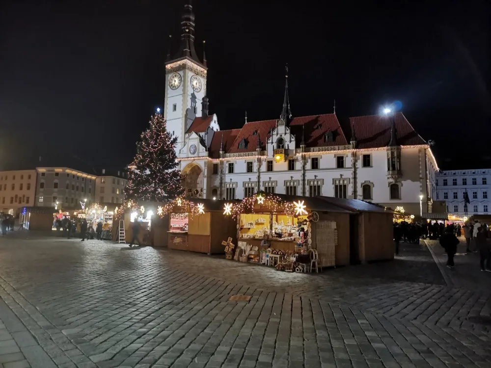 Rozhodnutí o zrušení vánoční trhů zaskočilo radnici i prodejce