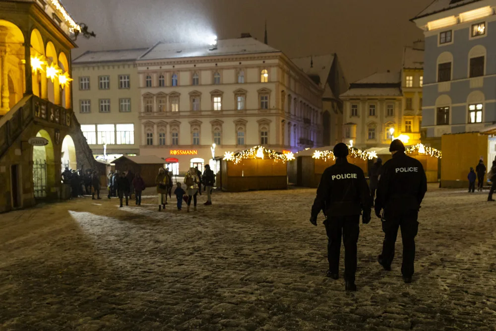 Olomoucké vánoční trhy se ponořily do tmy a lidé odešli. Je to velké zklamání, říkají pořadatelé