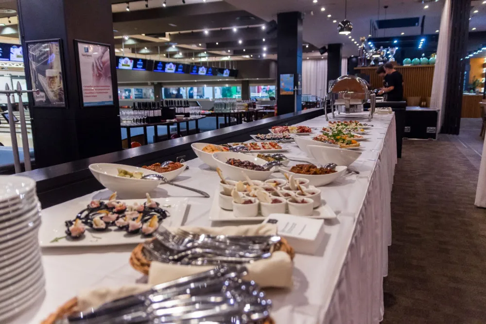 Vánoční večírek v dobré restauraci, u vás ve firmě nebo v soukromí? Připravíme na klíč