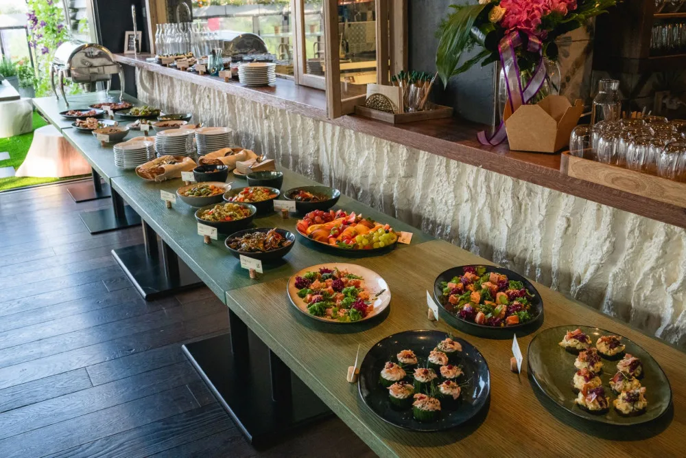 Vánoční večírek v dobré restauraci, u vás ve firmě nebo v soukromí? Připravíme na klíč