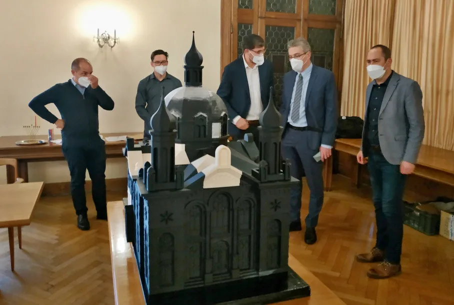Odborníci na 3D tiskárně vyrobili model bývalé synagogy v Olomouci