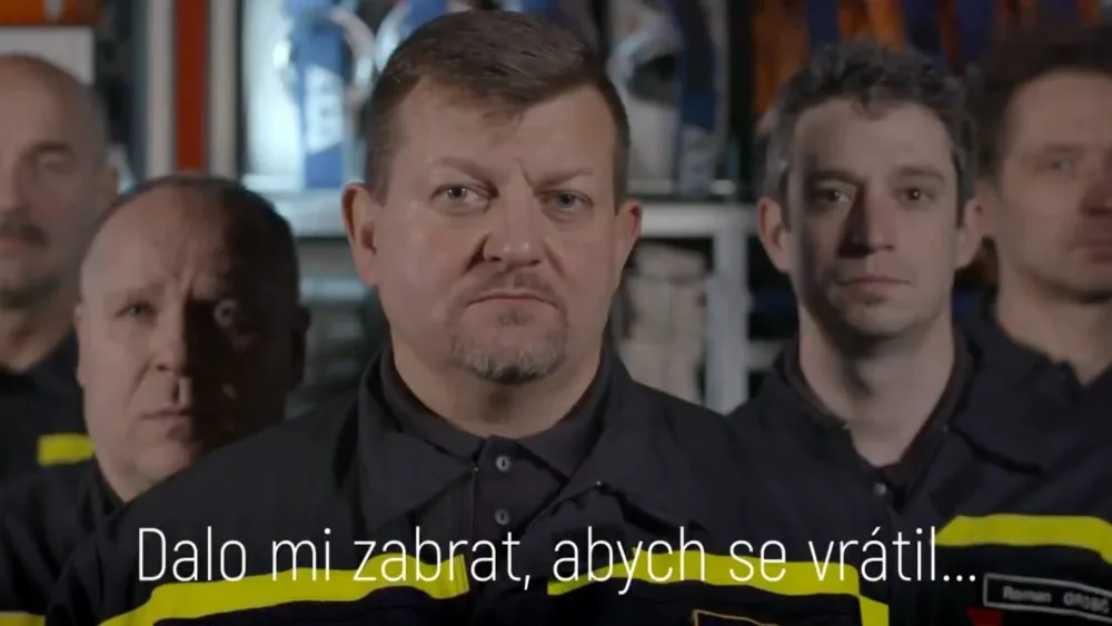 Snímek z klipu Hasičského záchranného sboru České republiky