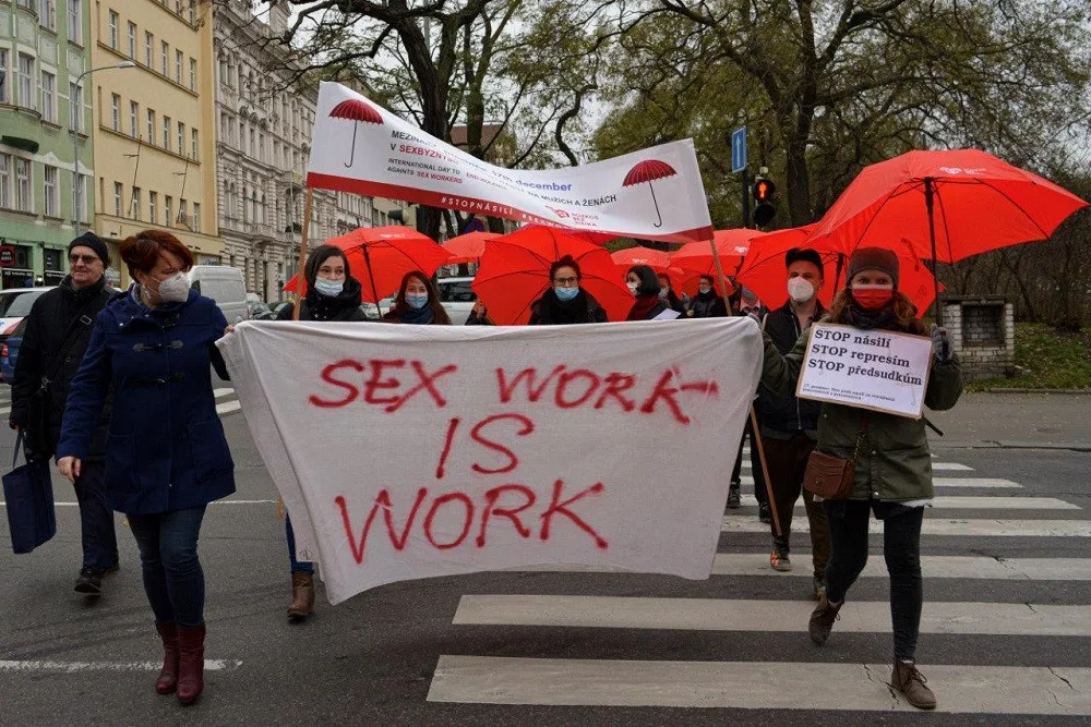 V pátek je Mezinárodní den proti násilí na ženách a mužích pracujících v sexbyznysu
