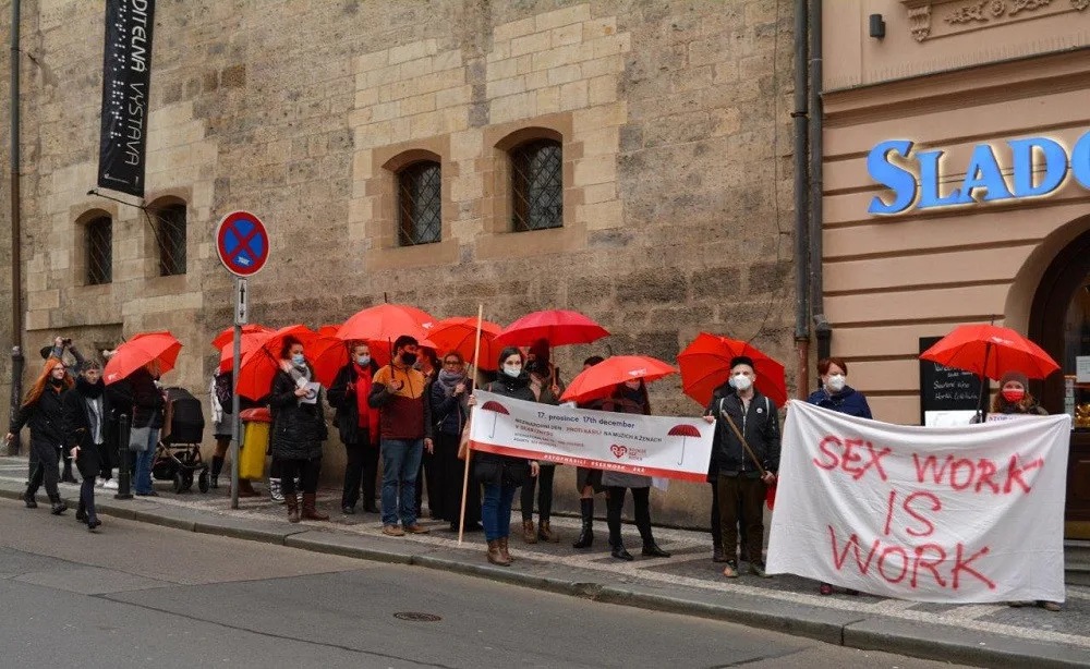 V pátek je Mezinárodní den proti násilí na ženách a mužích pracujících v sexbyznysu