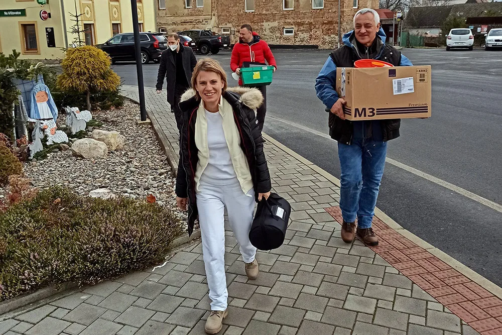 Mobilní očkovací tým navštívil v pátek 23 obcí na Jesenicku