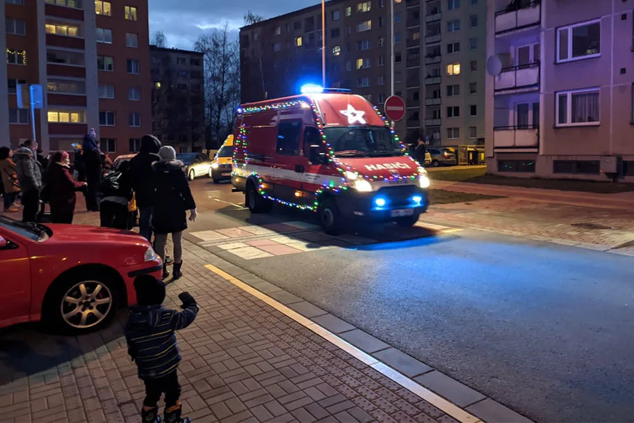 Předvánoční jízda dobrovolných hasičů v Přerově