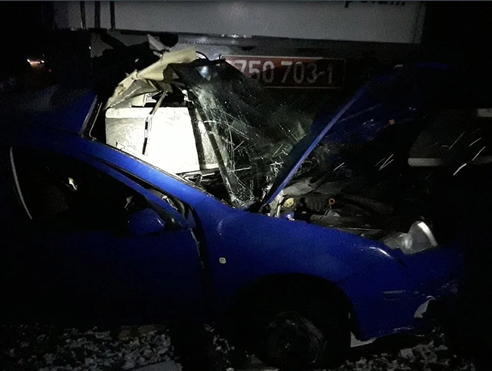Dopravní nehoda na železnici v Bohdíkově, žena unikla z auta jen krátce před příjezdem spěšného vlaku