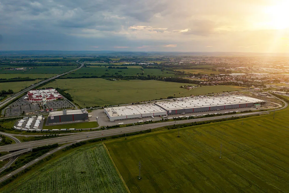 Automatika pro desetitisíce palet. Kaufland za 1,7 miliardy rozšiřuje sklady v Olomouci