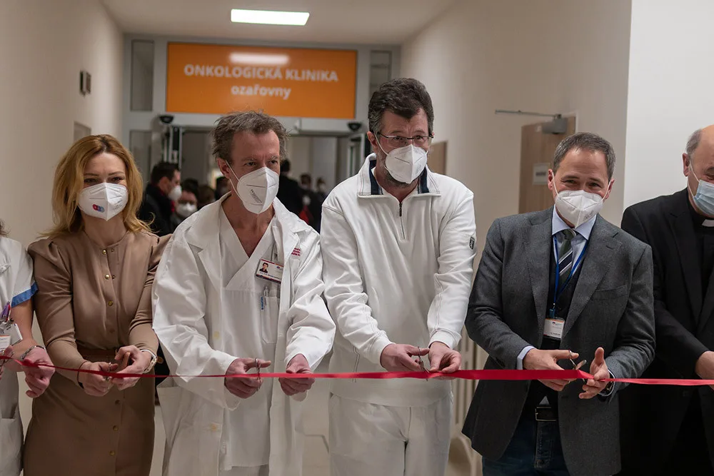 Slavnostní zprovoznění lineárních urychlovačů ve Fakultní nemocnici Olomouc