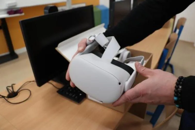 Školáci z Přerova nahlédnou pomocí virtuální reality do molekul nebo na povrch Měsíce