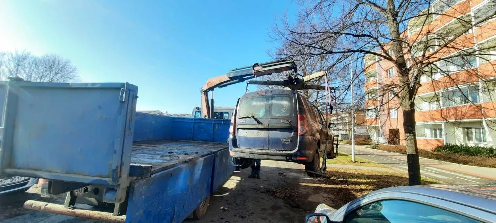 Radnice nechala odtáhnout dalších pět vraků z ulic Prostějova