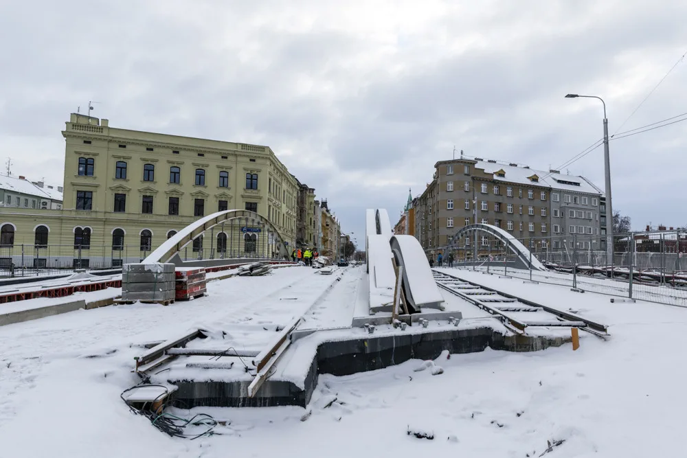 Nad ozdobnými částmi mostu Rejnok visí otazník. Kvůli dražším pracím i materiálu