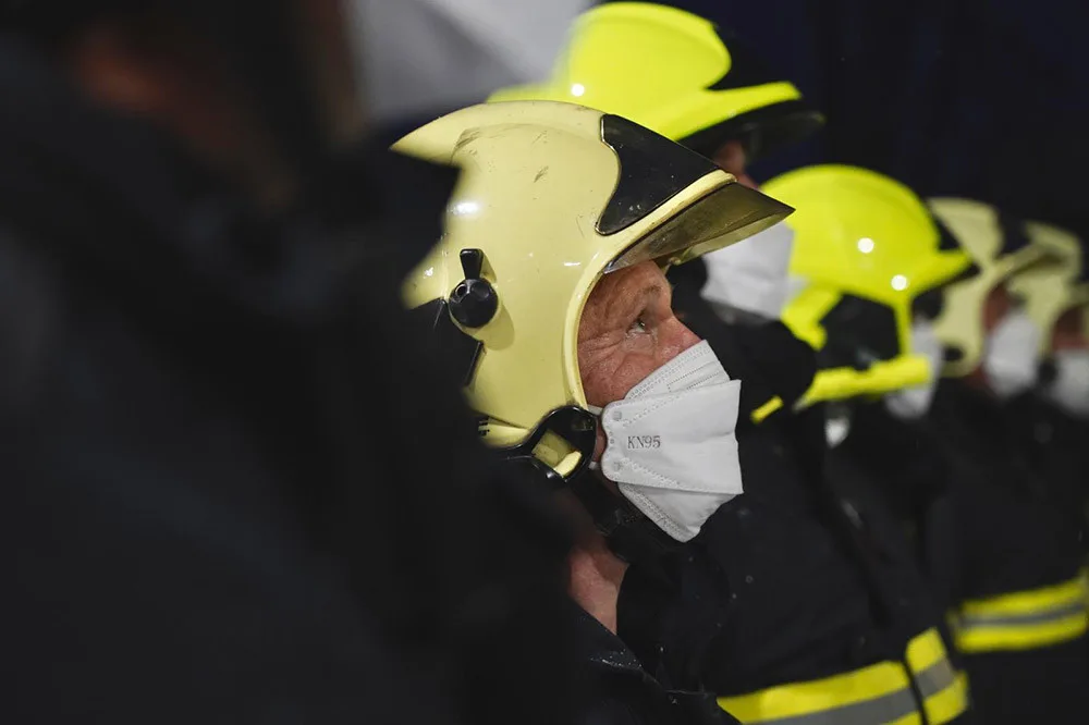 Do civilu po 42 letech. Šumperští hasiči se dojemně loučili s usměvavým rekordmanem