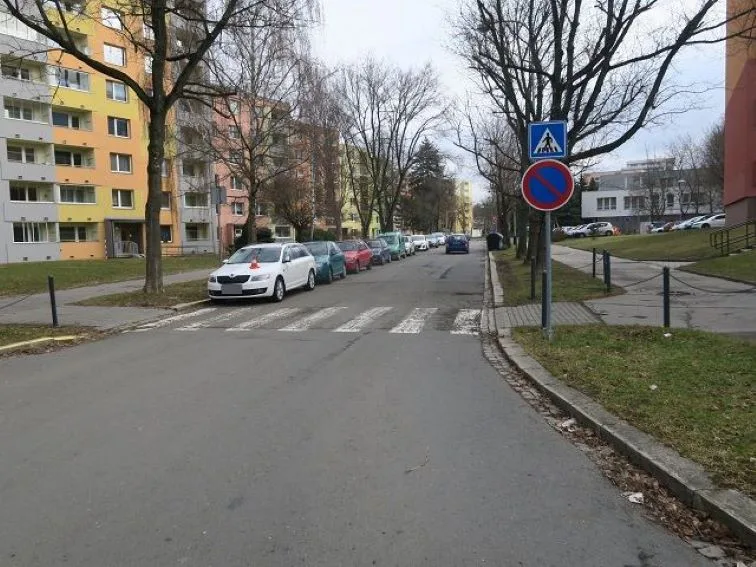 Osmdesátiletá seniorka v Přerově ujela od nehody. Neměla ani platný řidičský průkaz