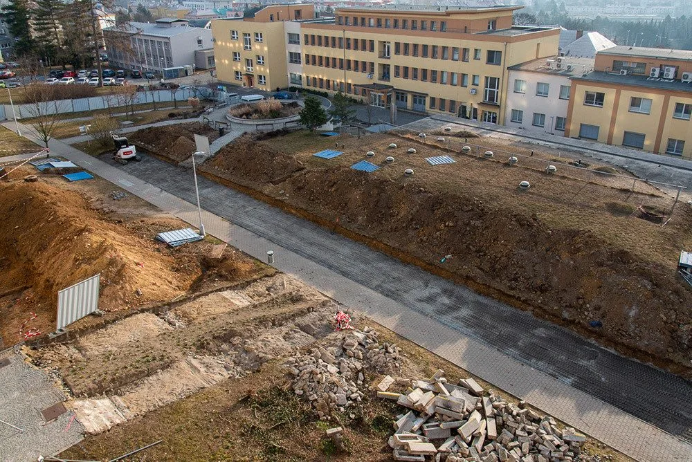Nukleární medicína v olomoucké fakultce získá nové prostory a vyšší kapacitu. Stavba už se rozběhla