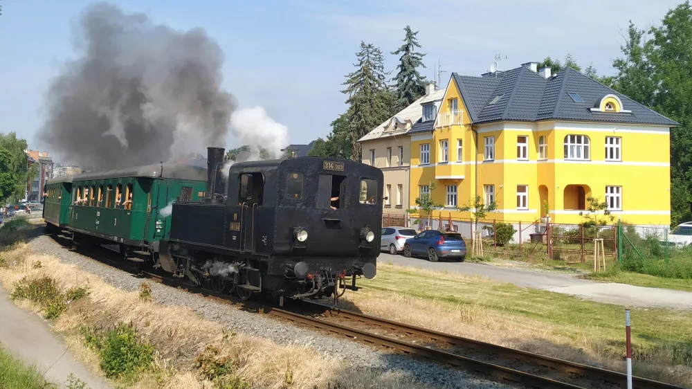 Parní lokomotiva Kocúr