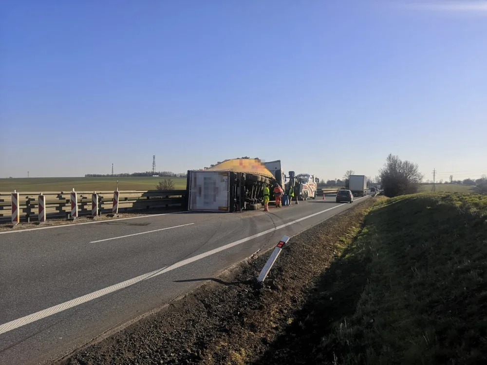 Kvůli havárii kamionu bude dnes dálnice do Prostějova od dvacáté hodiny uzavřená
