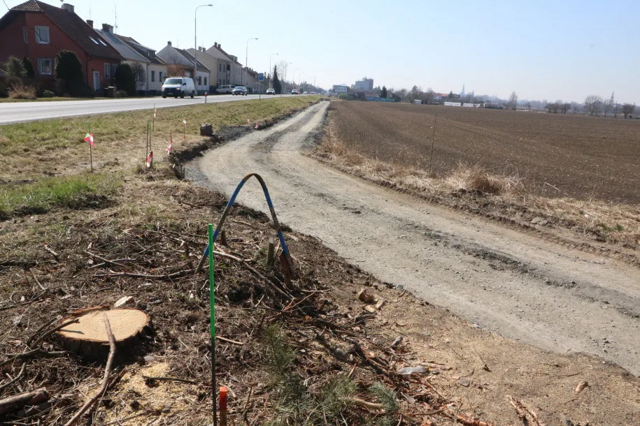Stavba cyklostezky ve Chválkovické ulici v Olomouci