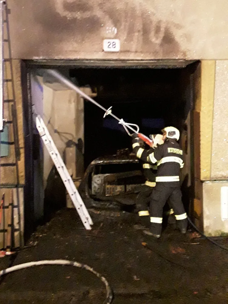 Mohutný požár v Držovicích způsobil zřejmě obyvatel domu. Objekt zapálil a pak spáchal sebevraždu