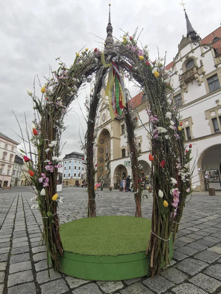 V centru Olomouce je již k vidění velikonoční výzdoba. Zájemci se mohou těšit na jarmark a kulturní program