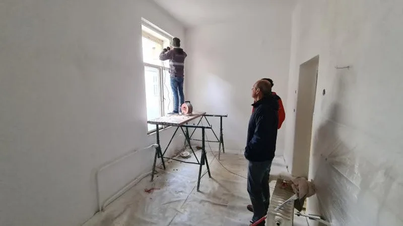 Opravená Záložna v Litovli ubytuje ukrajinské uprchlíky. Práce rychle postupují