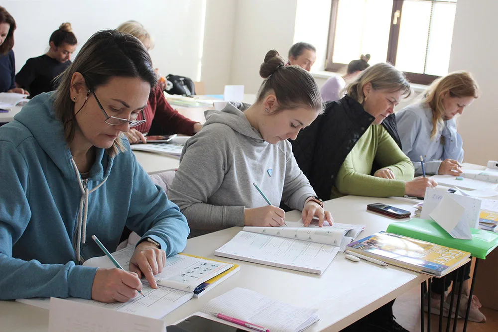 Prvního termínu kurzu češtiny pro ukrajinské uprchlíky se účastní 15 zájemců