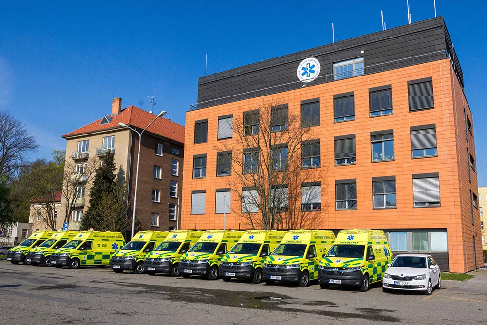 Předání nových sanitek v Olomouci