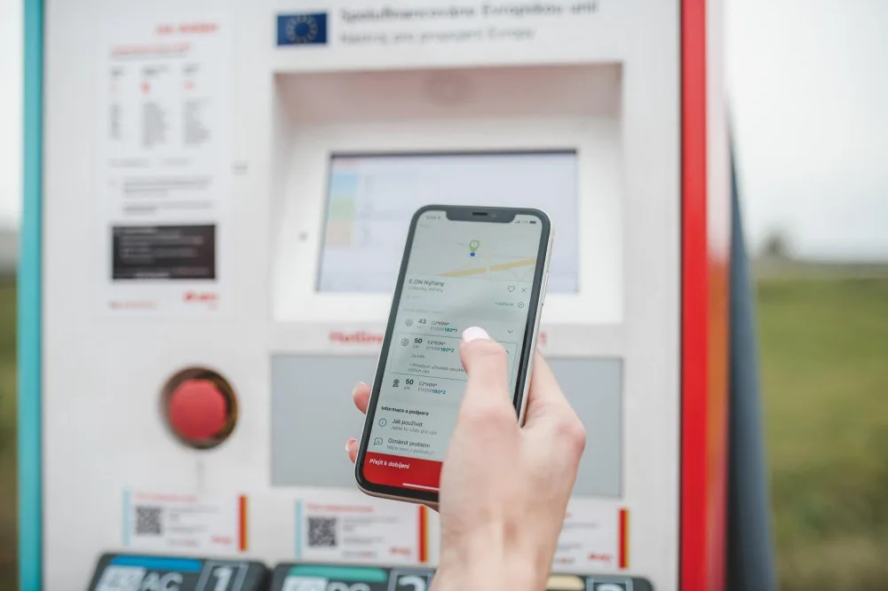 size4-size4-16505301447376-239-mobilni-aplikace-eon-drive-nove-nasmeruje-ridice-elektromobilu-k-700-dobijeckam-v-ceske-republice