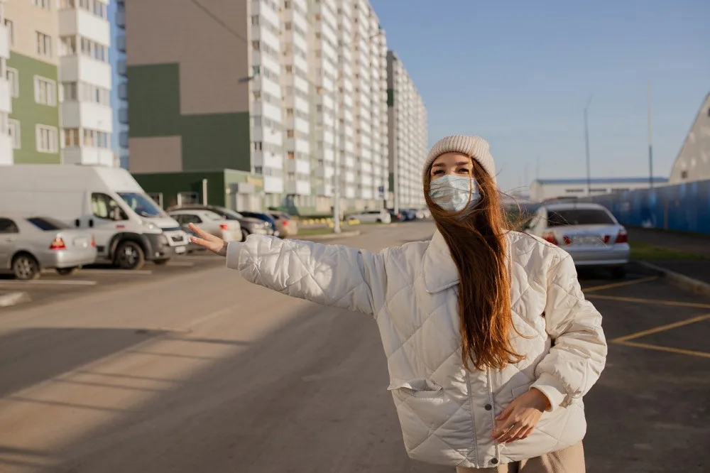 woman-g6929b4096_1280
