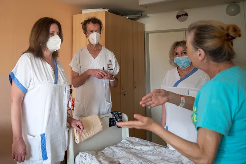 Přeji všem lidem v České republice mír a zdraví, vzkazuje ukrajinská pacientka onkologické kliniky