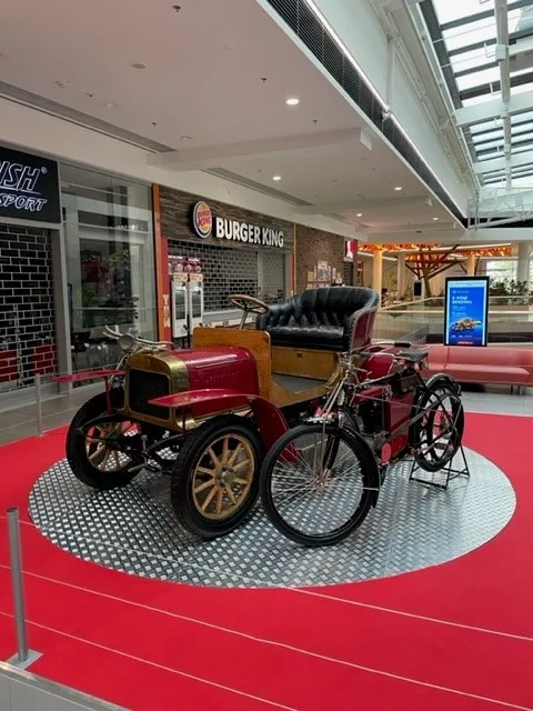 Historické skvosty i luxusní novinky ze světa aut a motocyklů zaparkují v Šantovce