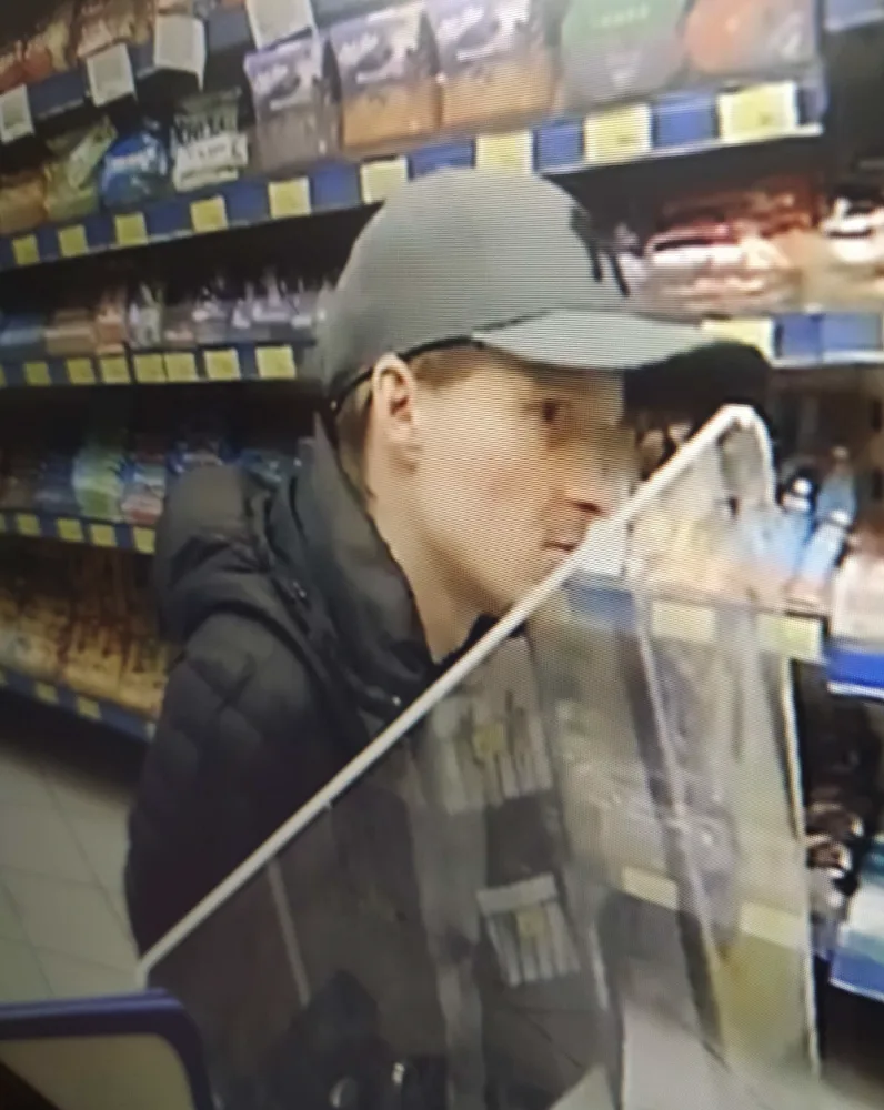 Policisté zjišťují totožnost muže z fotografie