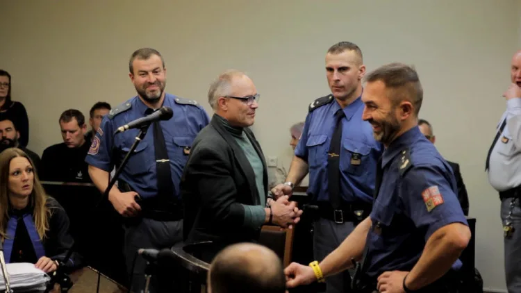 Konopný léčitel Dušan Dvořák požádal prezidenta o milost. Soudy v jeho případě ignorovaly důkazy.