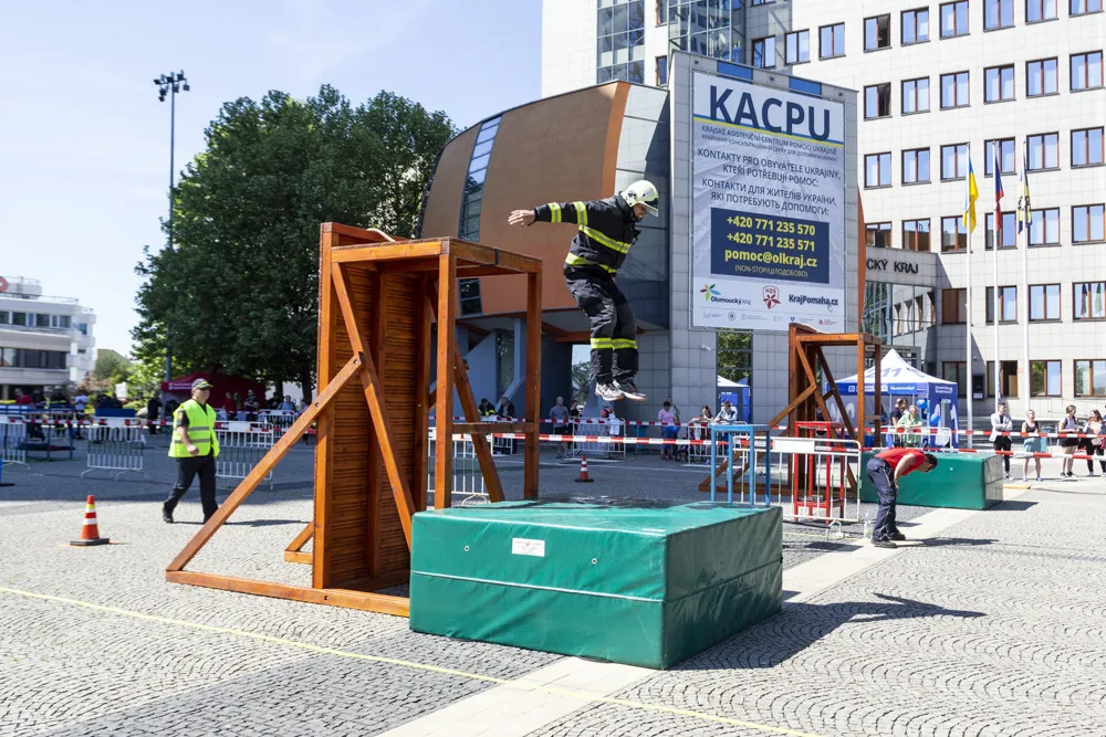 FOTO: Hasiči obsadili olomoucké přednádraží. V nejtvrdší soutěži padl rekord trati