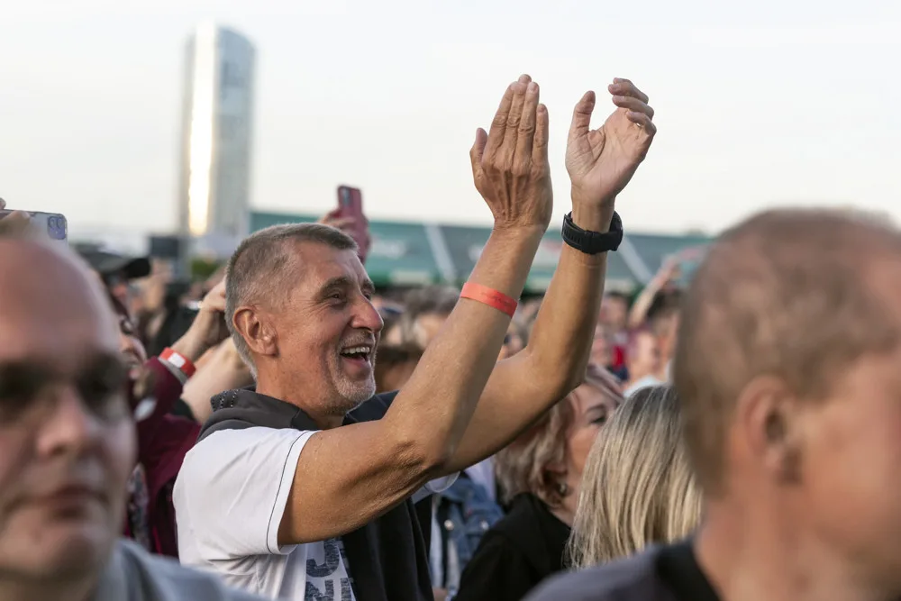 FOTOGALERIE: Sandra a Michal David rozjeli hudební show u Šantovky. Za písničkou dorazil i expremiér Babiš