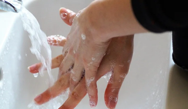 size3-washing-hands-4940148_960_720