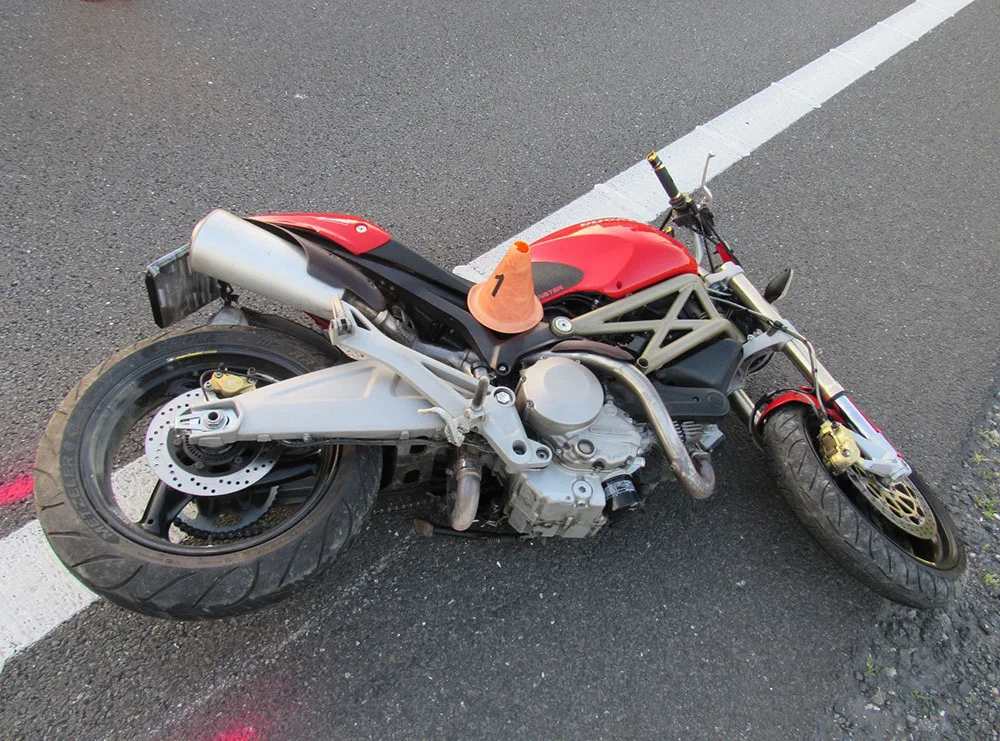 Dopravní nehoda motorkářky na dálnici D46 u Prostějova