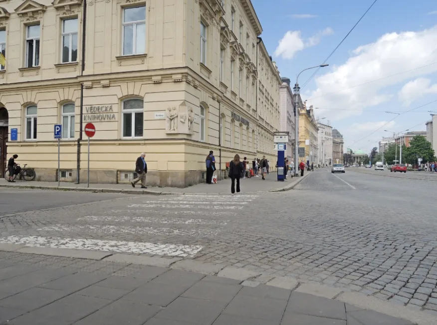 Radnice ubezpečuje, že na třídě Svobody žádné přechody pro chodce rušit nechce