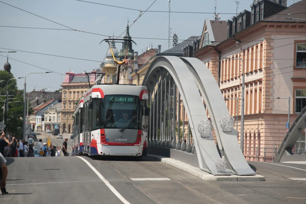 Po 22 měsících hotovo. Most na Masarykově třídě se otevře tramvajím i autům
