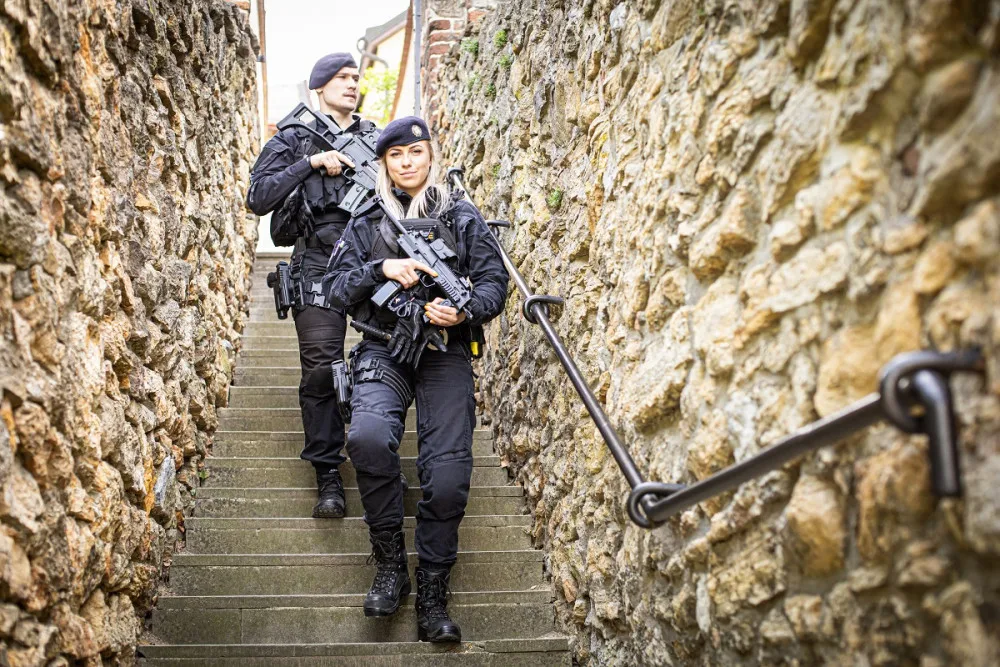Mám ráda různorodost, nikdy nevím, co mě při službě potká, říká sympatická policistka z Přerova