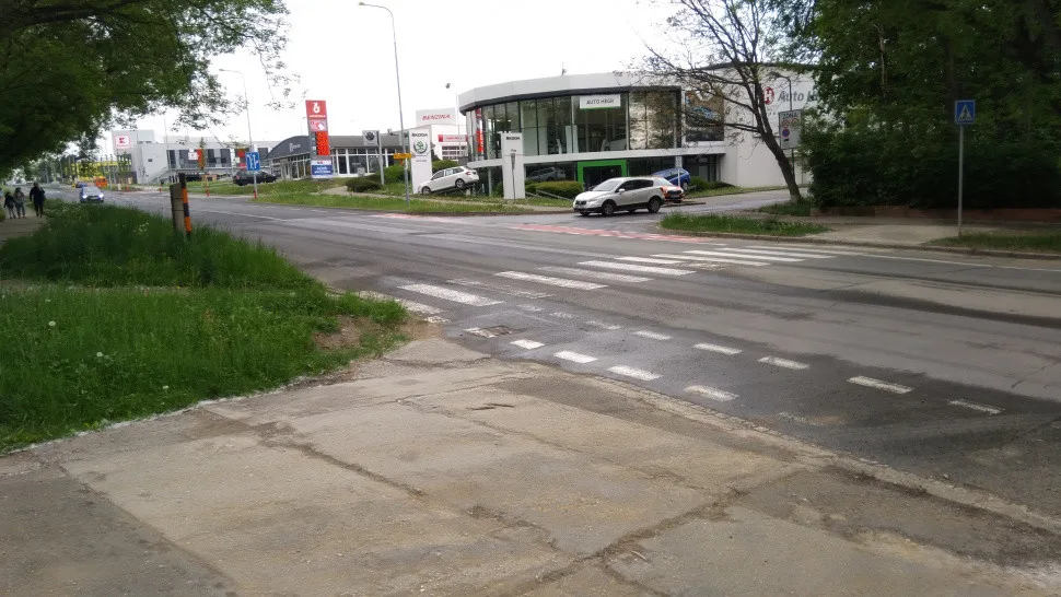 Olomouc opravila přechod v Hněvotínské ulici. Dostal dělící ostrůvek