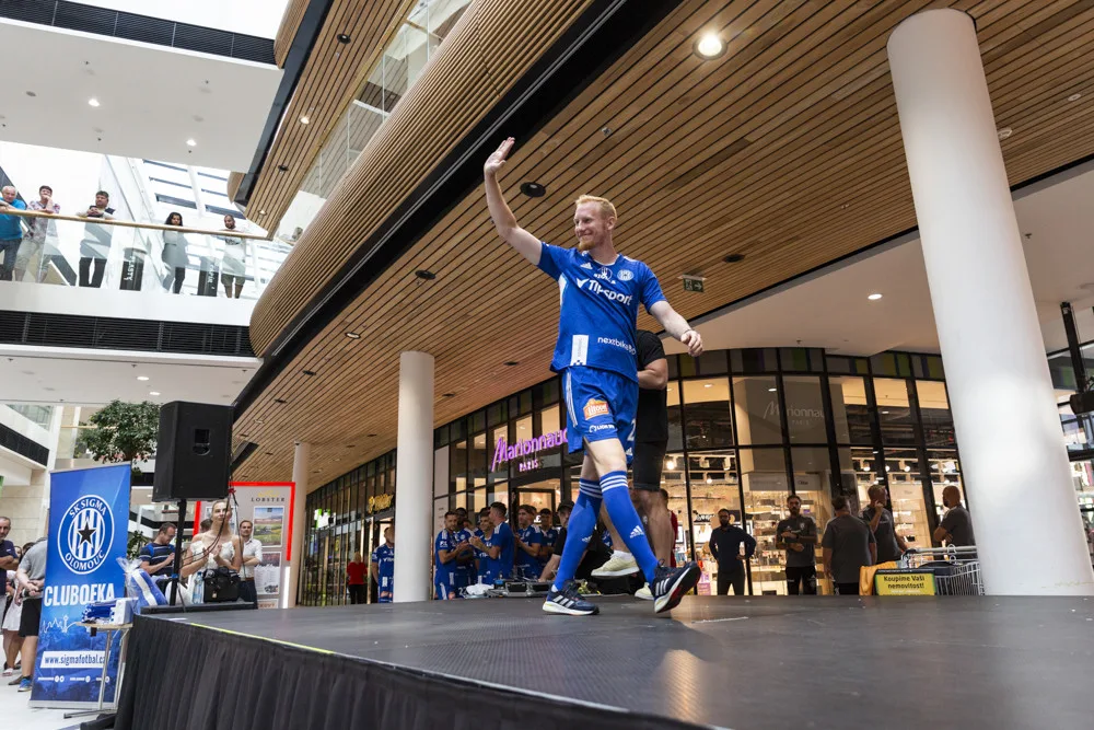 FOTOGALERIE: Sigmáci se představili fanouškům v Šantovce. Na ligu mají připravené i žluté dresy
