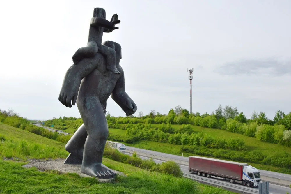 Oprava sochy Kryštofa, kterou poškodili zloději, je hotová. Brzy se vrátí na obchvat Olomouce