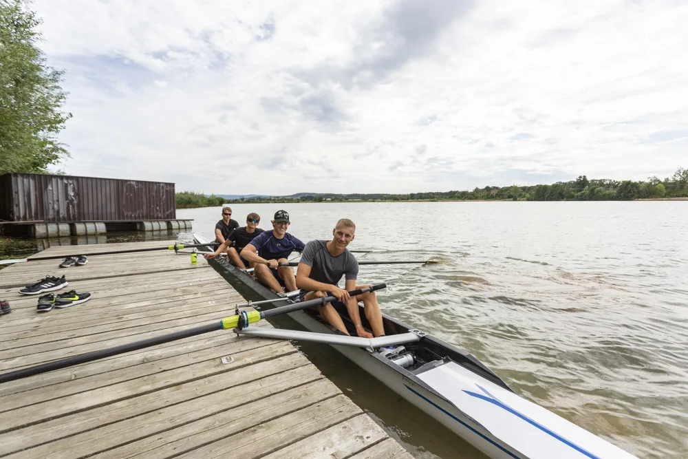 Dojíždění přes bahno a šatna v unimo buňce. Veslaři z Olomouce doufají v konec pětiletého exilu