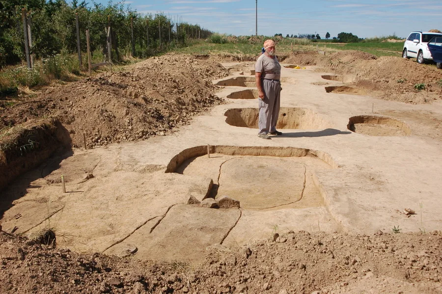 U Dětkovic archeologové objevili další tisíce let staré hroby, některé byly vykradené