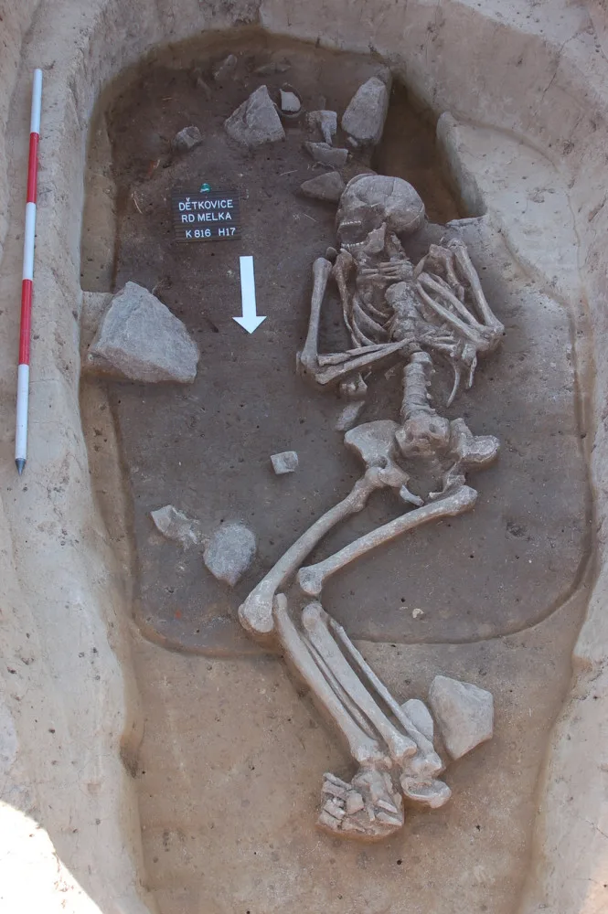 U Dětkovic archeologové objevili další tisíce let staré hroby, některé byly vykradené