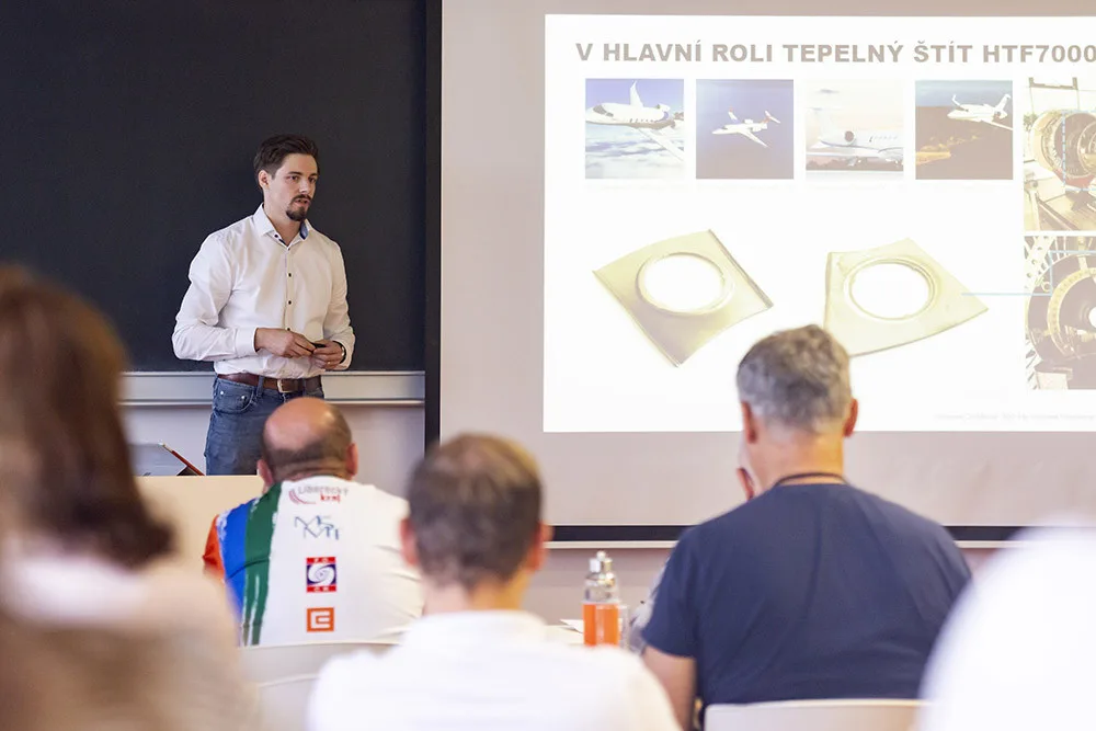 Fyzikální experimenty či inovativní simulace z Honeywellu. Veletrh nápadů inspiroval učitele
