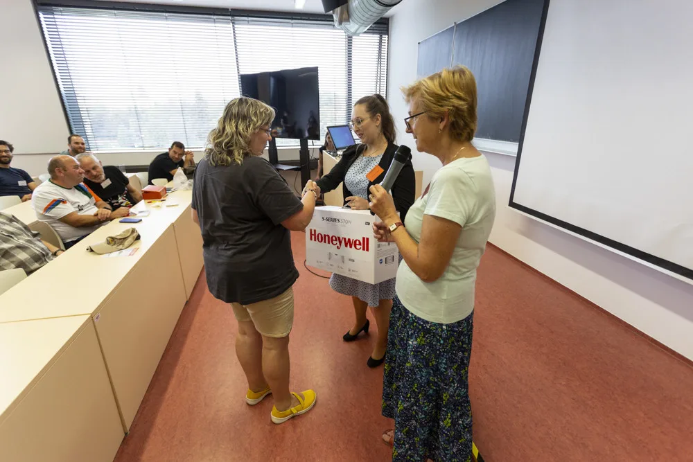 Fyzikální experimenty či inovativní simulace z Honeywellu. Veletrh nápadů inspiroval učitele