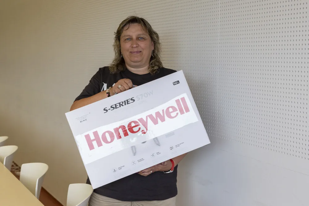 Společnost Honeywell připravila pro účastníky veletrhu soutěž o dron, štěstí se usmálo na učitelku z Rumburku Pavlínu Pfeiferovou