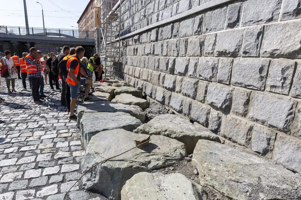 FOTOGALERIE: Stavba olomoucké náplavky míří do finiše. Město řeší náročnost údržby